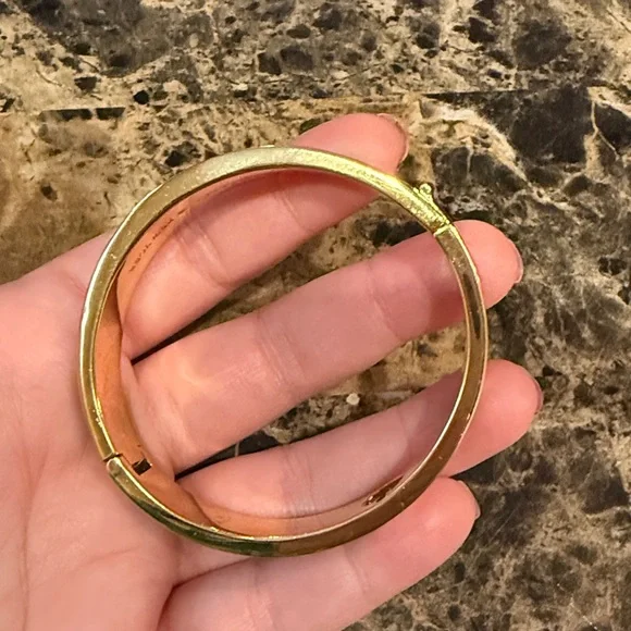 Kate Spade Hole Punch Spade Hinge Bangle Bracelet - Picture 5 of 8